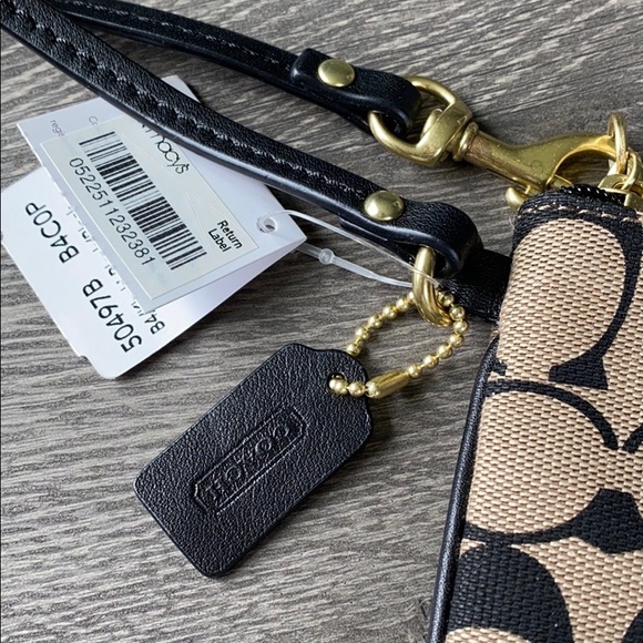 Coach Classic Khaki / Black Wristlet - NWT - Picture 5 of 6